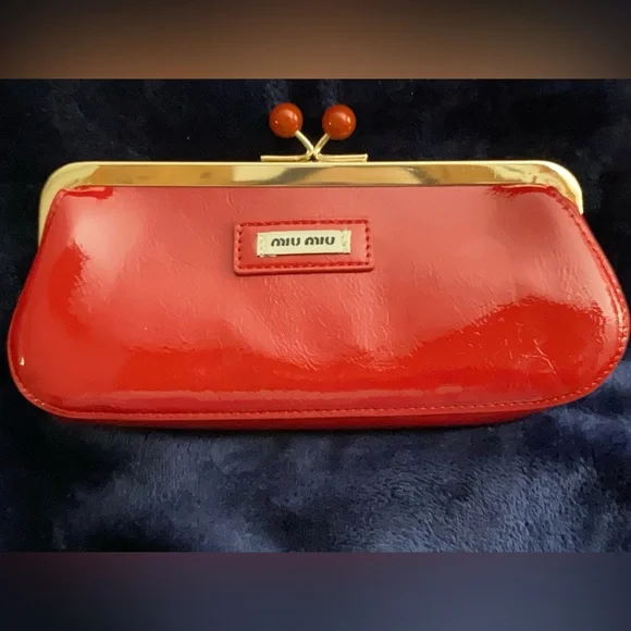 Miu Miu Red Patent Leather Clutch/Pochette Crossbody - Picture 2 of 5